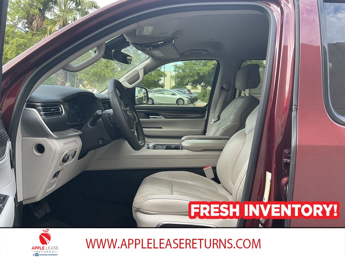 Used 2022 Jeep Wagoneer Series III w/ Flexible Seating Group RWD image 6