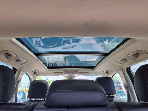 Used 2022 Volkswagen Tiguan SE w/ Panoramic Sunroof Package FWD image 27