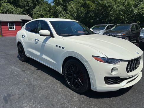 Used 2019 Maserati Levante AWD/4WD image 4