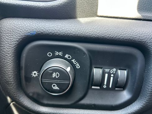 Used 2025 RAM 1500 Big Horn AWD/4WD image 25