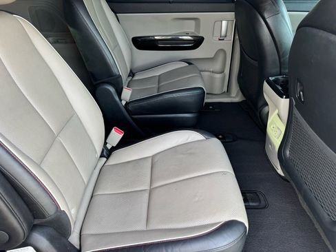 Used 2019 Kia Sedona SX image 14