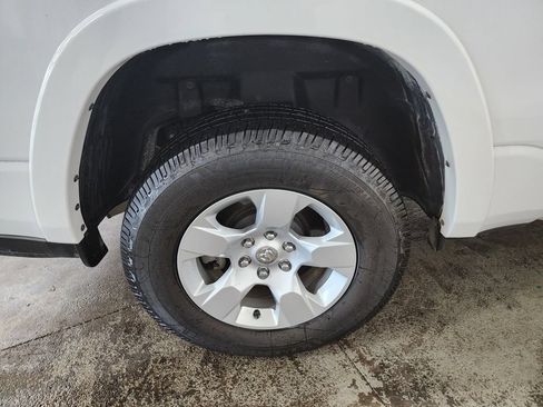 Used 2025 RAM 1500 Big Horn AWD/4WD image 37