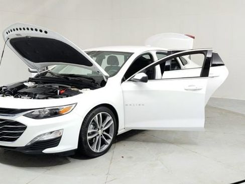 Used 2022 Chevrolet Malibu LT image 9