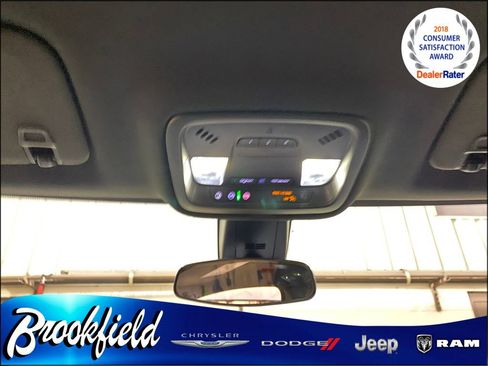 Used 2023 Chevrolet Traverse LT image 33