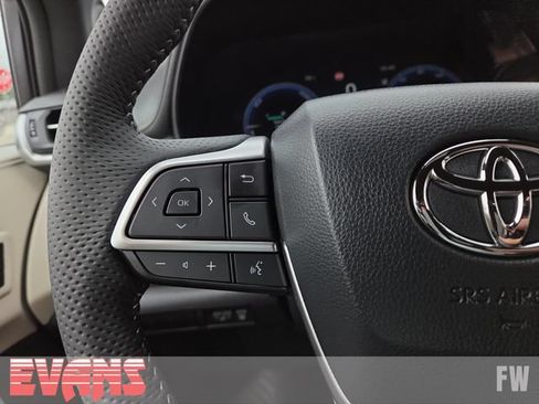 Certified 2026 Toyota Sienna Limited AWD/4WD image 15