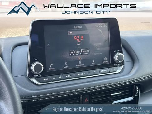 Used 2021 Nissan Rogue SV FWD image 22