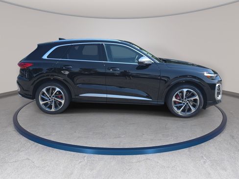 New 2026 Audi SQ5 Premium Plus AWD/4WD image 4