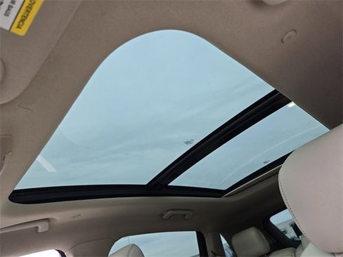 Used 2019 Lincoln Nautilus Reserve image 10