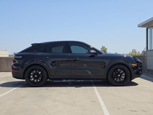 Certified 2026 Porsche Cayenne Turbo GT AWD/4WD image 9