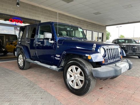 Used 2013 Jeep Wrangler Unlimited Sahara w/ Max Tow Pkg AWD/4WD image 22