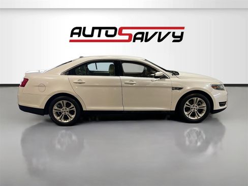 Used 2018 Ford Taurus SEL w/ Equipment Group 201A image 8