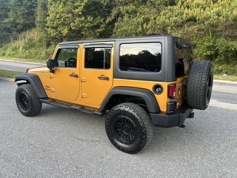Used 2014 Jeep Wrangler Unlimited Sport w/ Quick Order Package 24S AWD/4WD image 4