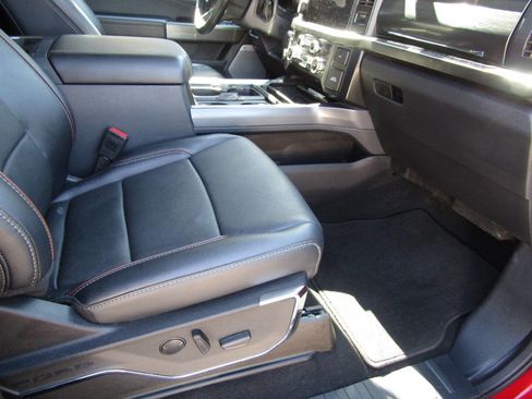 Used 2024 Ford F250 Lariat w/ Lariat Ultimate Package image 9