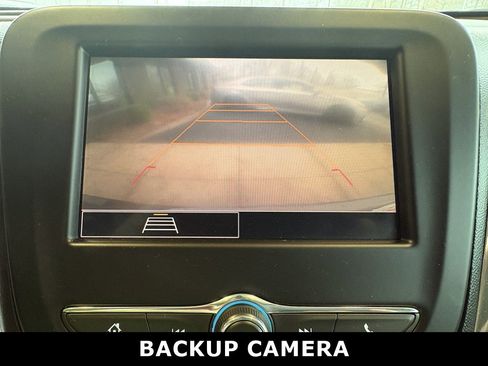 Used 2022 Chevrolet Equinox LS image 16