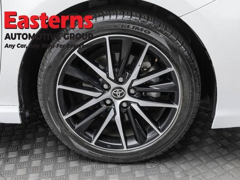 Used 2024 Toyota Camry SE image 30