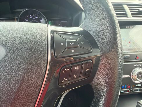 Used 2018 Ford Explorer Limited w/ Equipment Group 301A AWD/4WD image 25
