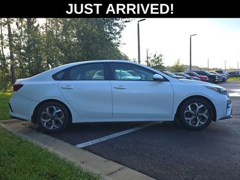 Used 2021 Kia Forte LXS FWD image 3