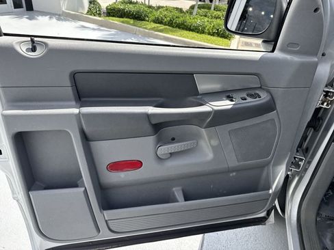 Used 2007 Dodge Ram 1500 Truck SLT RWD image 34