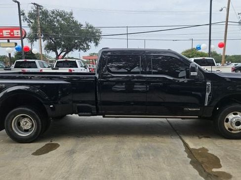 Used 2023 Ford F350 Lariat w/ Lariat Ultimate Package AWD/4WD image 5