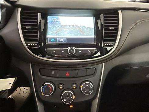 Used 2017 Chevrolet Trax LS FWD image 24