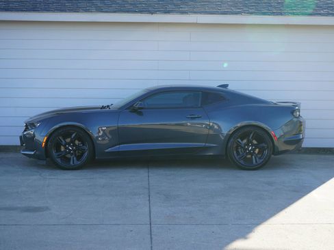Used 2019 Chevrolet Camaro LT w/ RS Package image 13