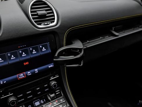 Used 2021 Porsche 718 Cayman GT4 RWD image 74