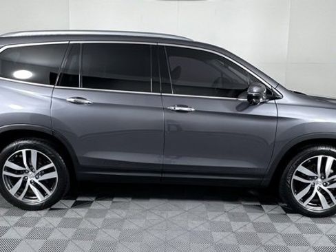 Used 2016 Honda Pilot Touring image 9