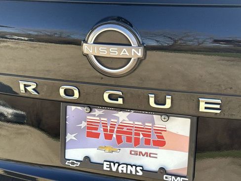Used 2023 Nissan Rogue S AWD/4WD image 30