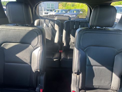 Used 2016 Ford Explorer Limited w/ Equipment Group 301A FWD image 27