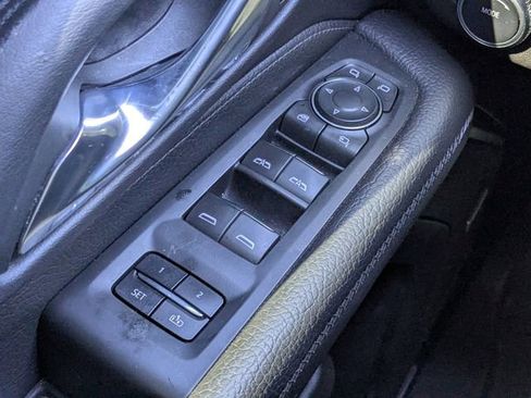 Used 2021 GMC Yukon Denali image 21