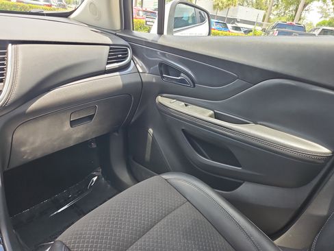 Used 2021 Buick Encore Preferred w/ Safety Package image 13