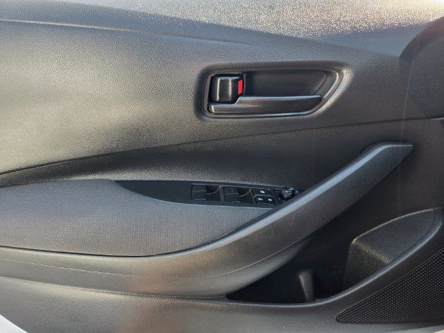 Used 2025 Toyota Corolla LE FWD image 34