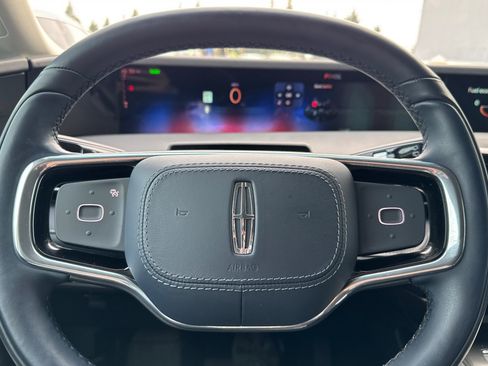 Used 2024 Lincoln Nautilus Reserve AWD/4WD image 24