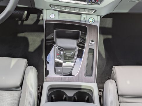 Used 2025 Audi Q5 e Premium Plus image 16