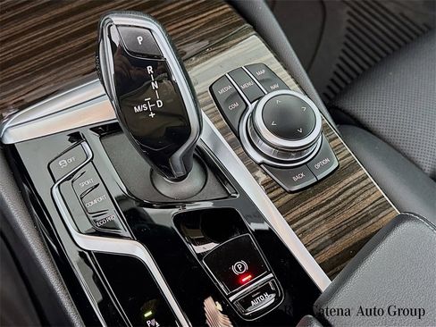 Certified 2022 BMW 530i xDrive w/ Premium Package image 17