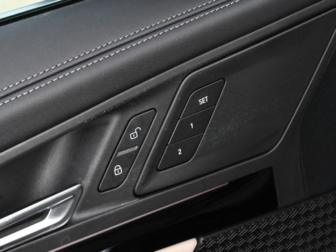 Certified 2025 BMW X1 xDrive28i w/ Technology Package image 37