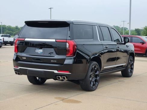 New 2026 GMC Yukon XL Denali w/ Denali Reserve Package AWD/4WD image 6