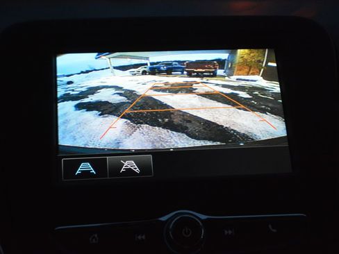 Used 2018 Chevrolet Equinox LT image 18