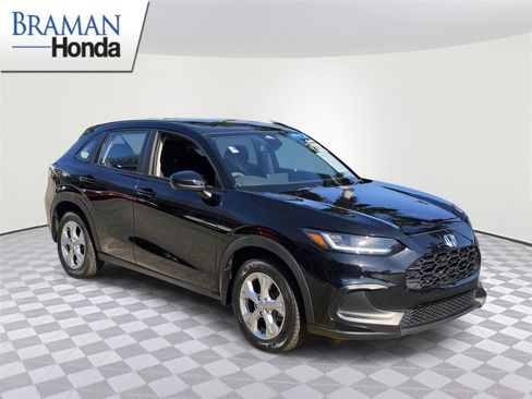 Certified 2023 Honda HR-V LX image 2