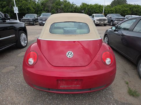 Used 2009 Volkswagen Beetle S FWD image 3