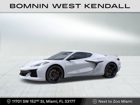 Used 2025 Chevrolet Corvette Z06 image 2
