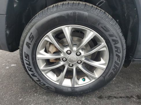 Used 2019 Jeep Cherokee Latitude Plus image 10