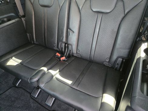 Certified 2023 Kia Sorento EX image 30