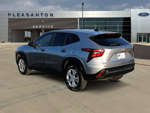 Used 2024 Chevrolet Trax LS image 3