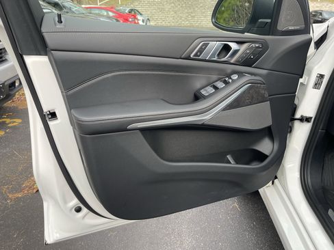 Certified 2025 BMW X7 xDrive40i image 10