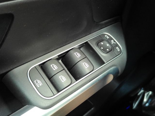 Used 2022 Mercedes-Benz GLB 250 4MATIC w/ Premium Package Lite image 34