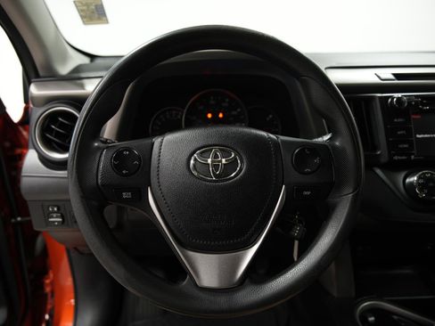 Used 2016 Toyota RAV4 LE image 29