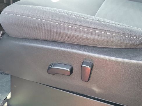 Certified 2023 Nissan Frontier SV w/ SV Convenience Package image 15