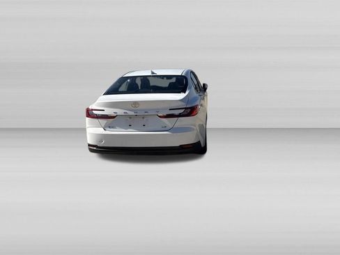 Used 2026 Toyota Camry LE FWD image 5