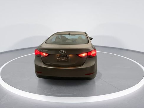 Used 2015 Hyundai Elantra SE FWD image 5